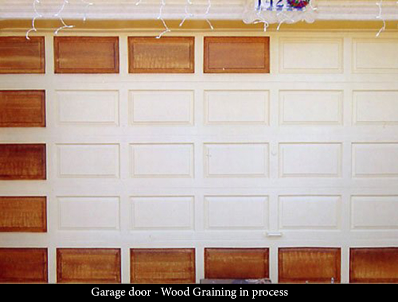 Garage door - Wood Graining in process